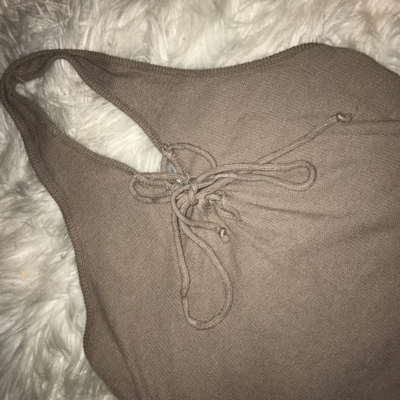 LAST CHANCE❗️Kendall and Kylie Halter Top - Picture 2 of 4